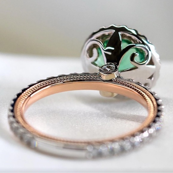 NWOT Silver 925 💍 Sim Emerald Diamond Halo Ring (6) - Picture 3 of 4